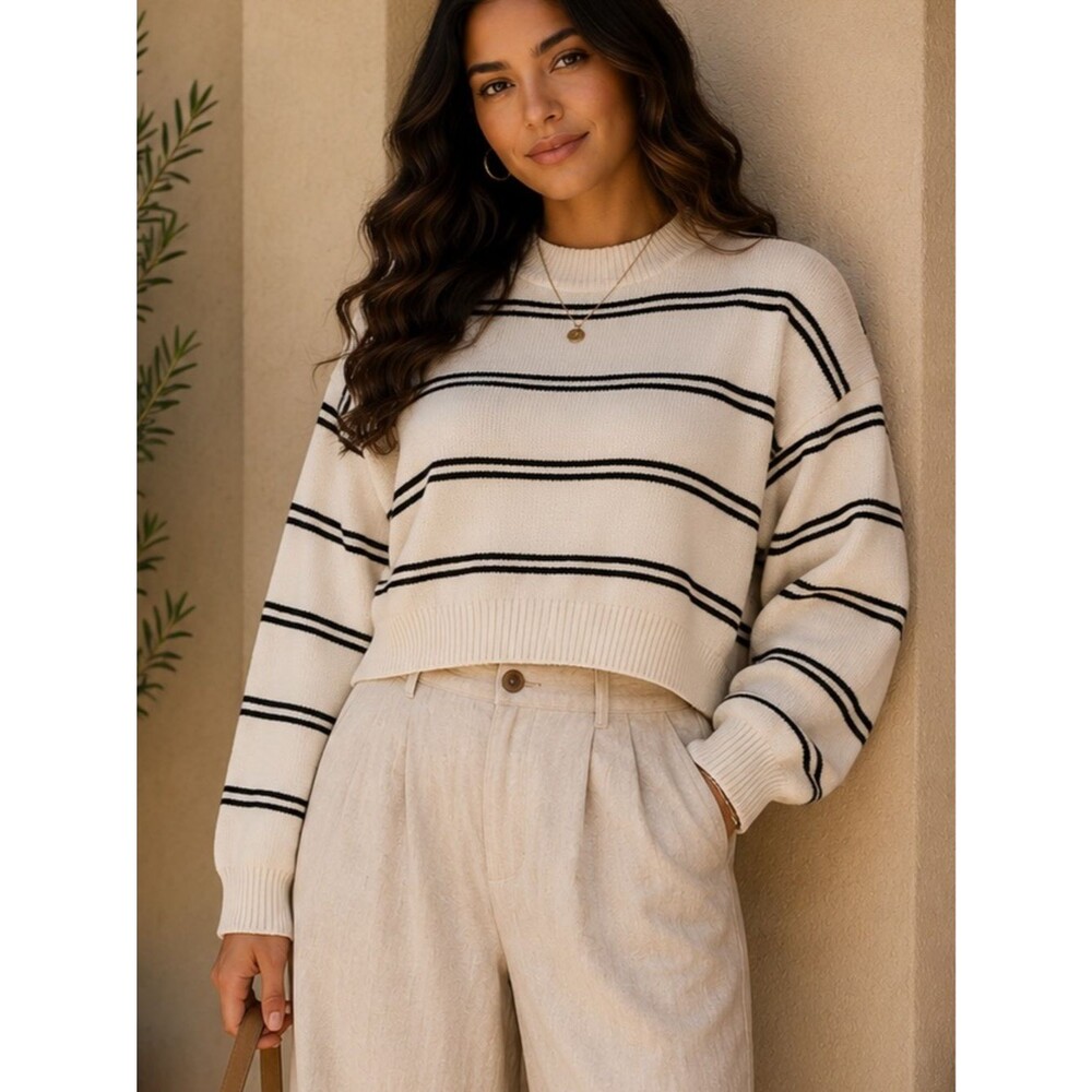 H&M Cream Black Striped Cropped Sweater Size Small Cozy Knit Pullover